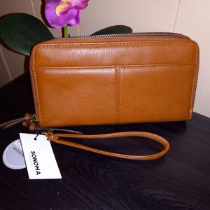 *NWT* Sonoma Wristlet Wallet